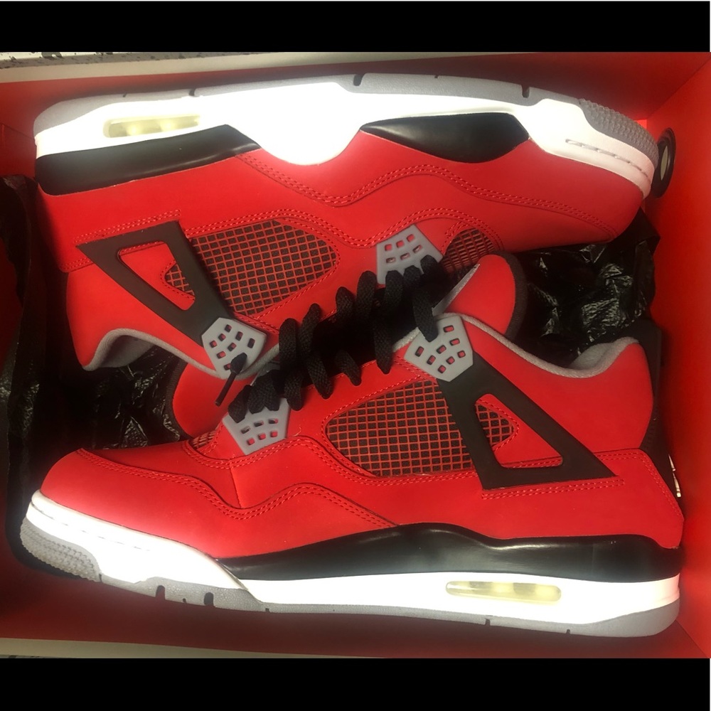 Air Jordan Retro 4